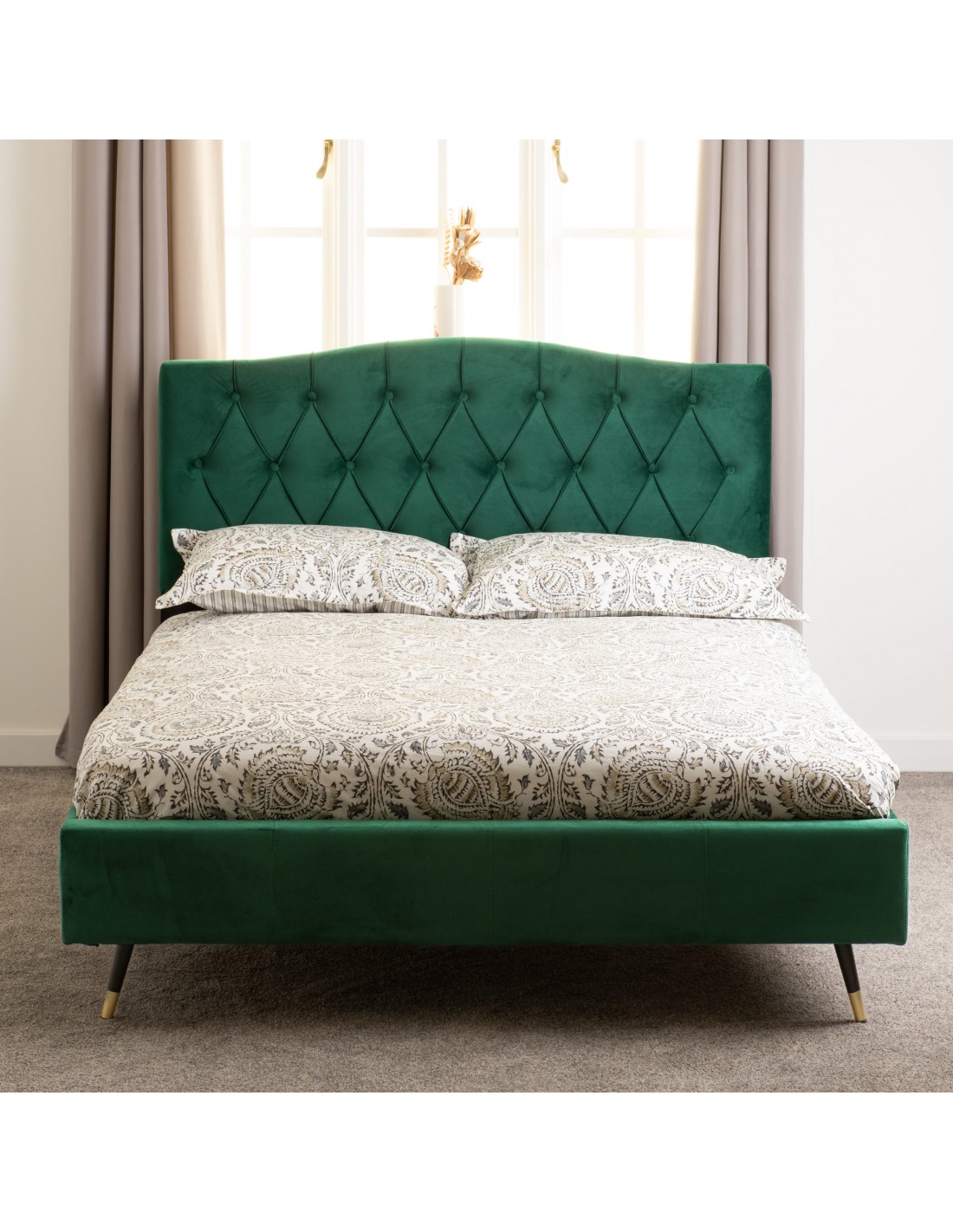 Freya 4ft6 Bedframe Green Velvet Fabric